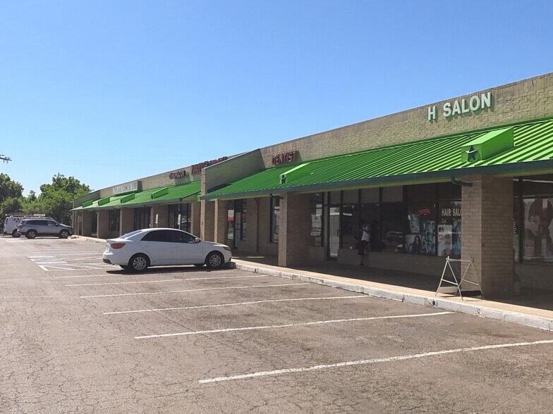 8734-8750 Grissom Rd, San Antonio, TX à louer - Photo du bâtiment - Image 3 de 6