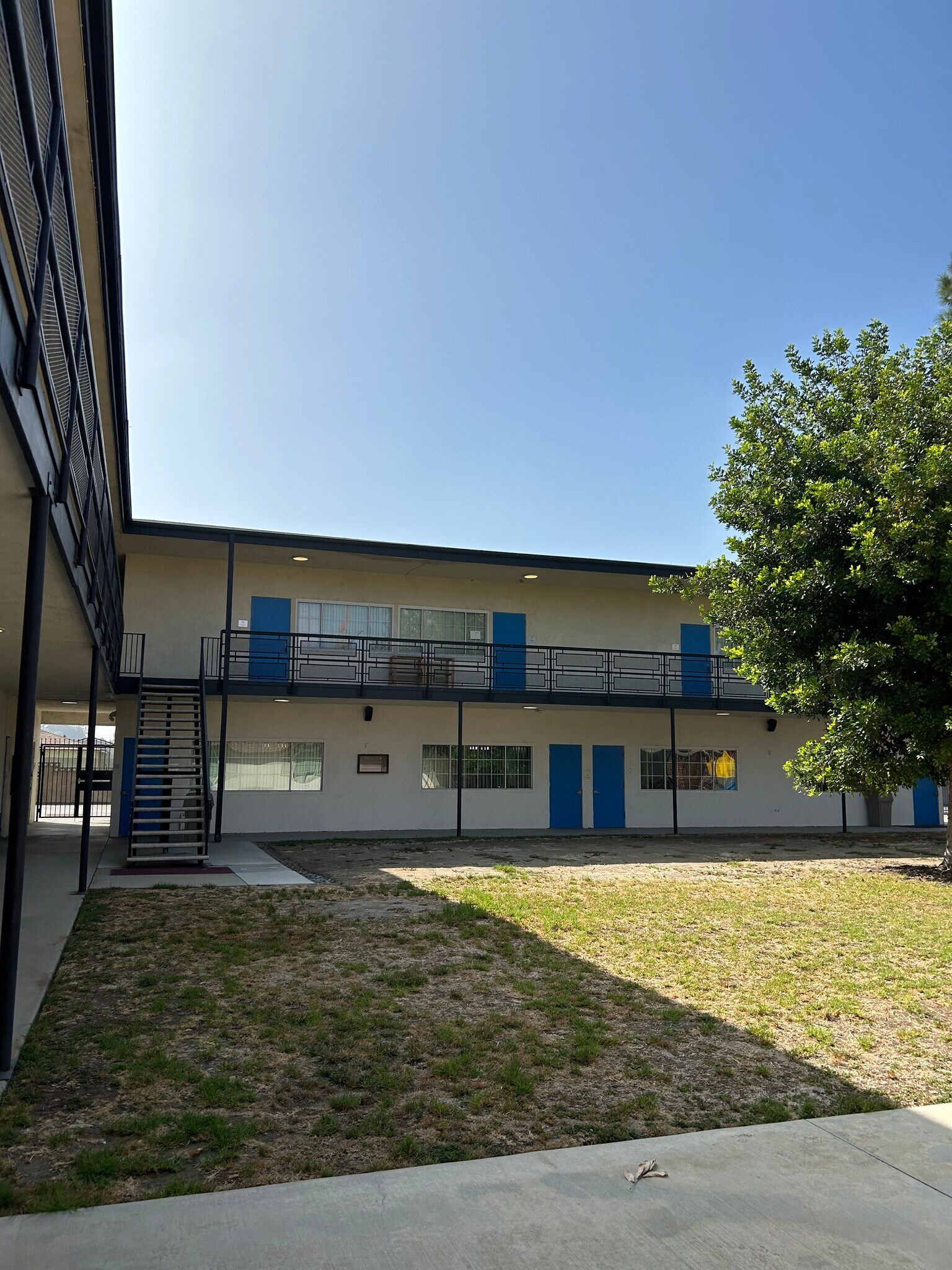 1100 E Cameron Ave, West Covina, CA à vendre Photo du bâtiment- Image 1 de 1