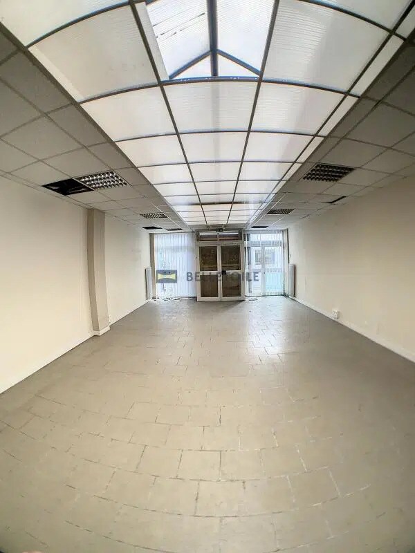Retail in Saint-Maur-des-Fossés for lease Interior Photo- Image 1 of 22