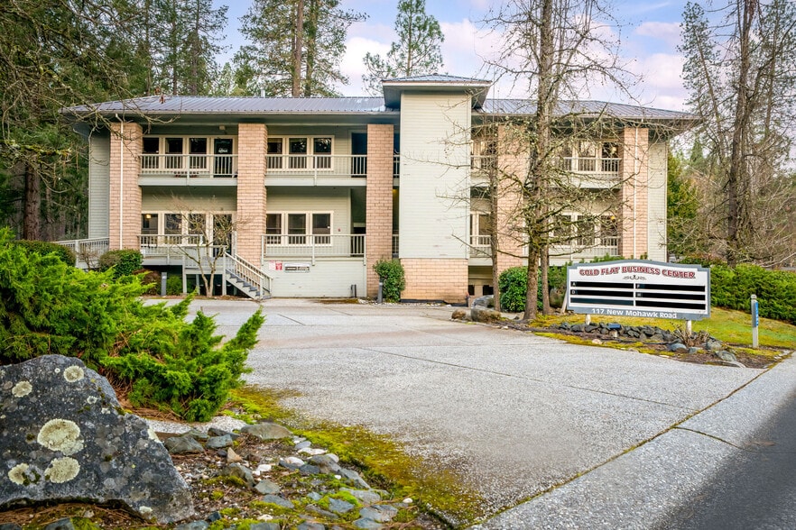 117 New Mohawk Rd, Nevada City, CA à vendre - Photo du bâtiment - Image 1 de 27