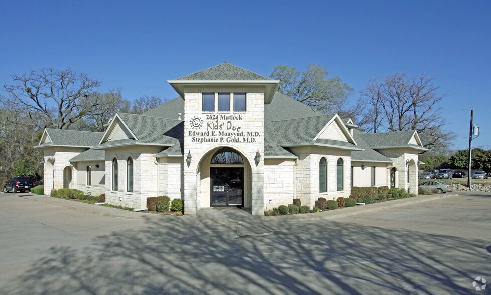 2624 Matlock Rd, Arlington, TX à vendre - Photo du bâtiment - Image 2 de 10