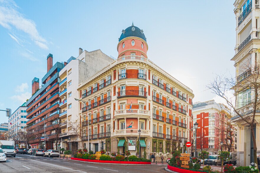 Bureau dans Madrid, Madrid à louer - Photo du bâtiment - Image 2 de 2