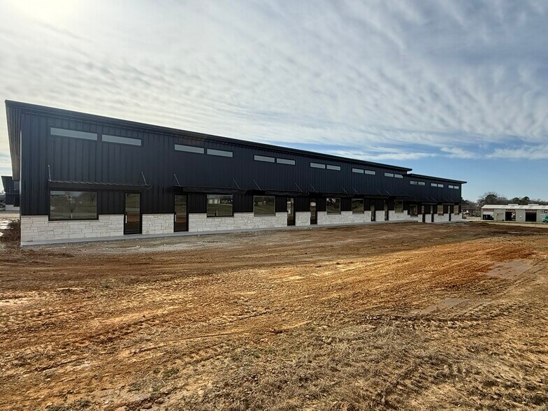 3691 S FM 51, Decatur, TX à louer - Photo du bâtiment - Image 3 de 3