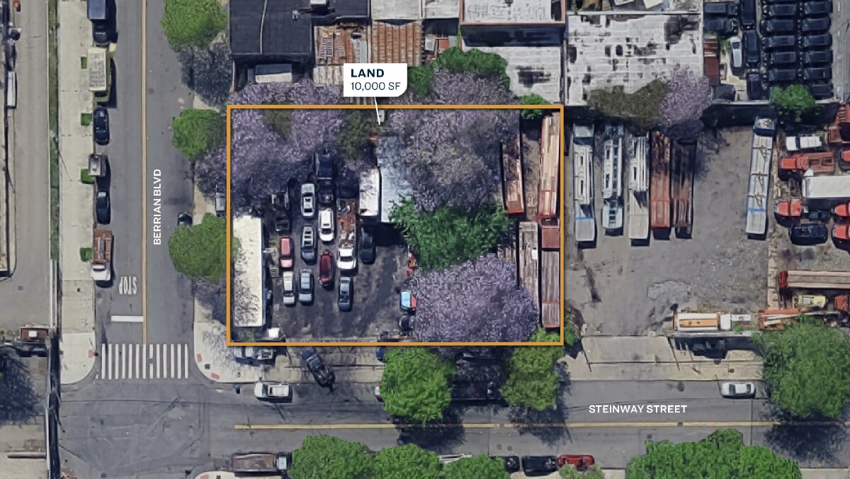 40-12 Berrian blvd, Astoria, NY à louer Photo du bâtiment- Image 1 de 2