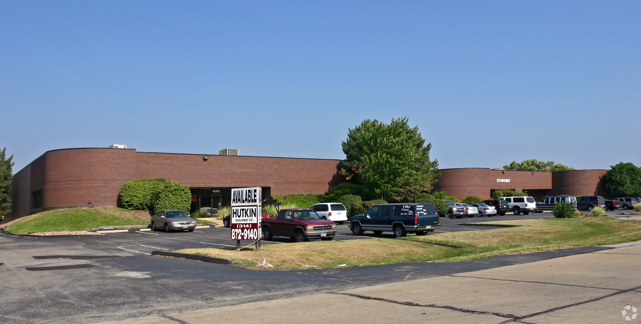 4061-4073 Wedgeway Ct, Earth City, MO for lease Primary Photo- Image 1 of 7