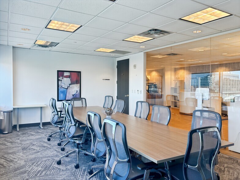 33 Wood Ave S, Iselin, NJ à louer - Photo du bâtiment - Image 3 de 3