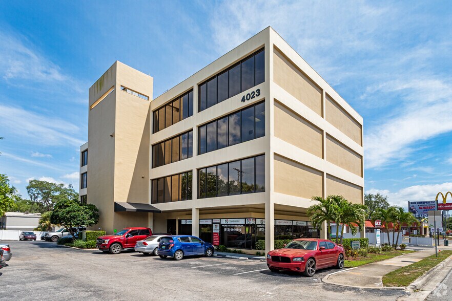 4023 N Armenia Ave, Tampa, FL à louer - Photo du bâtiment - Image 3 de 4