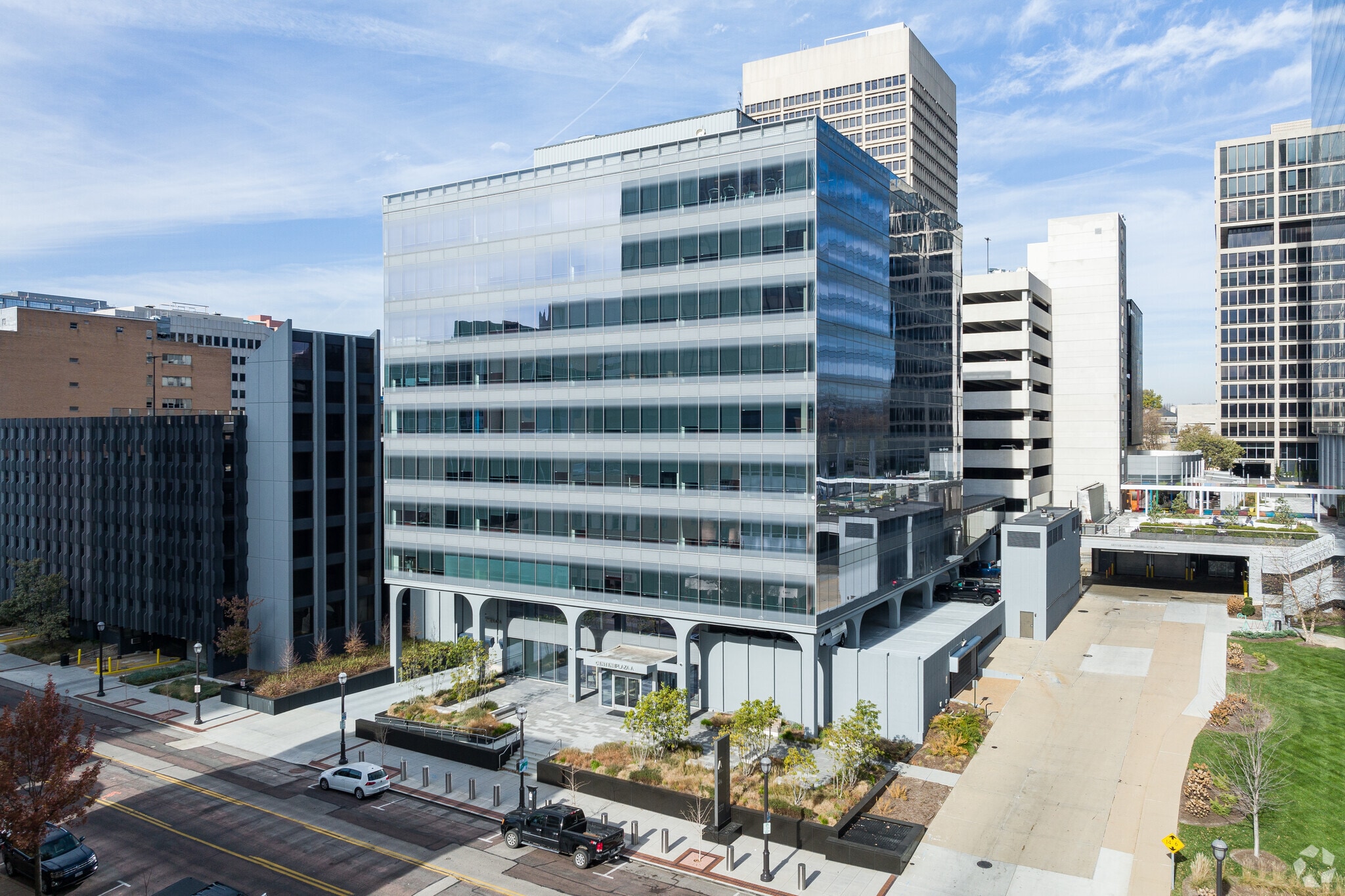 7711 Carondelet Ave, Clayton, MO à louer Photo principale- Image 1 de 5