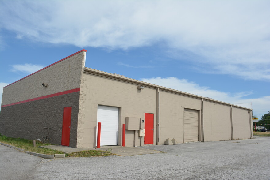 427-625 N 13th St, Decatur, IN for lease - Building Photo - Image 3 of 21