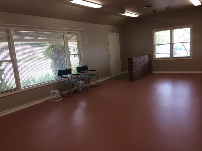 9625 Elk Grove Florin Rd, Elk Grove, CA à louer - Photo du bâtiment - Image 3 de 17