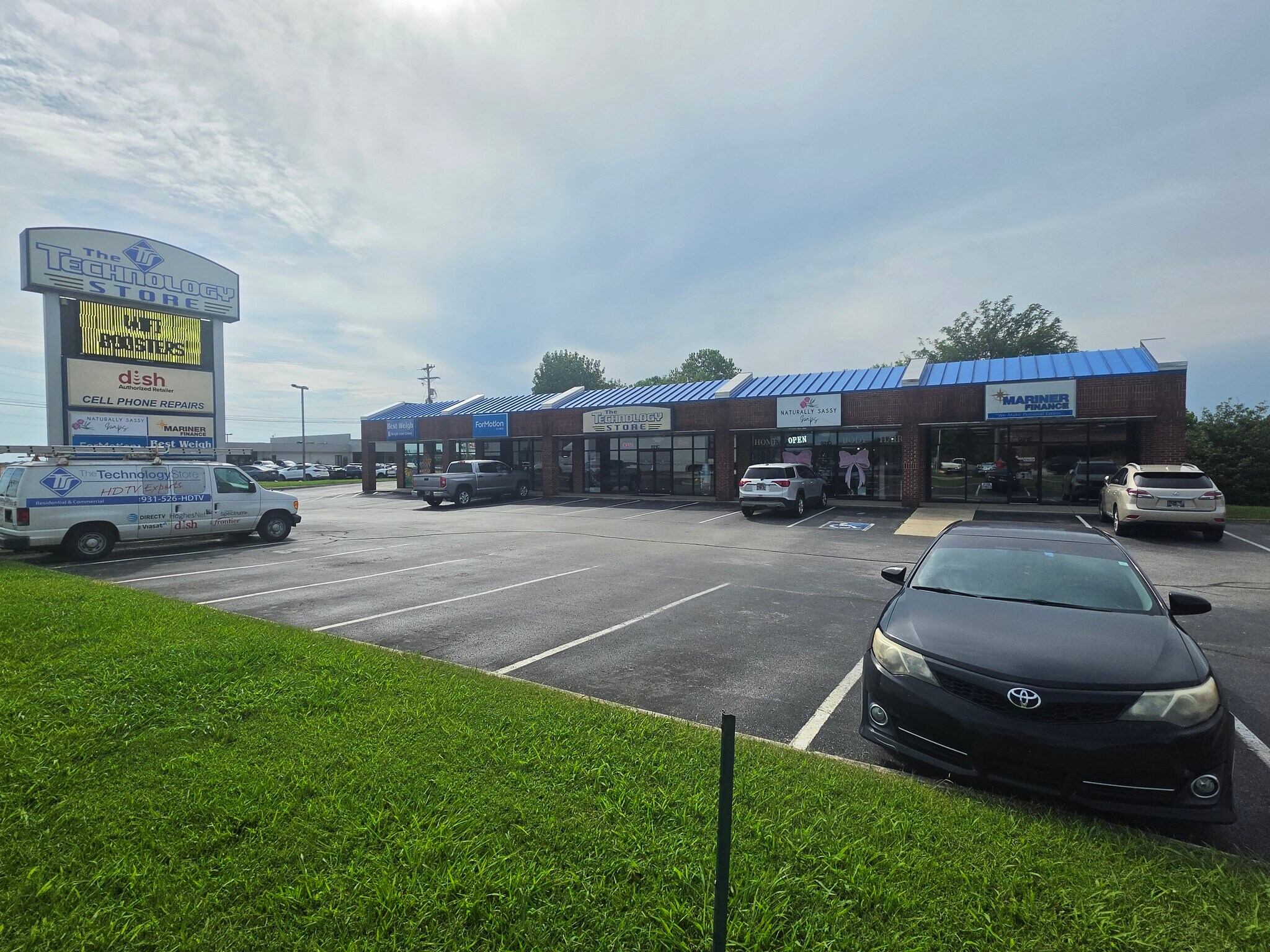 921 S Willow Ave, Cookeville, TN à louer Photo du bâtiment- Image 1 de 3