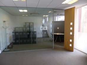 290 High St, Dorking for lease Interior Photo- Image 1 of 1