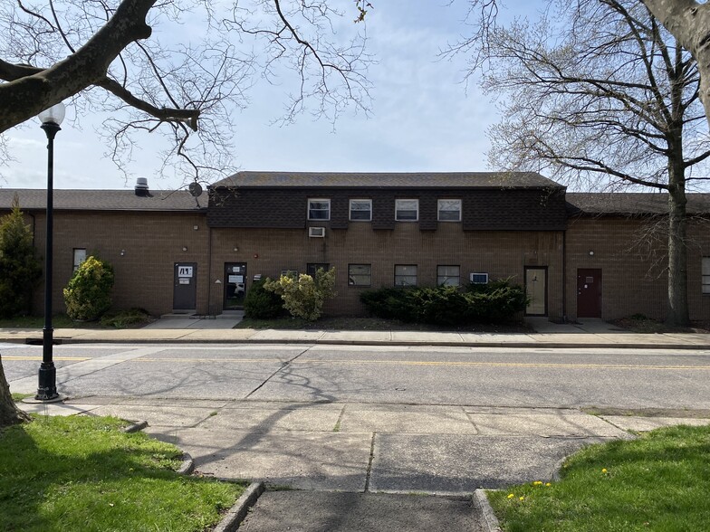 2 Main St, Ridgefield Park, NJ à vendre - Photo du bâtiment - Image 1 de 1