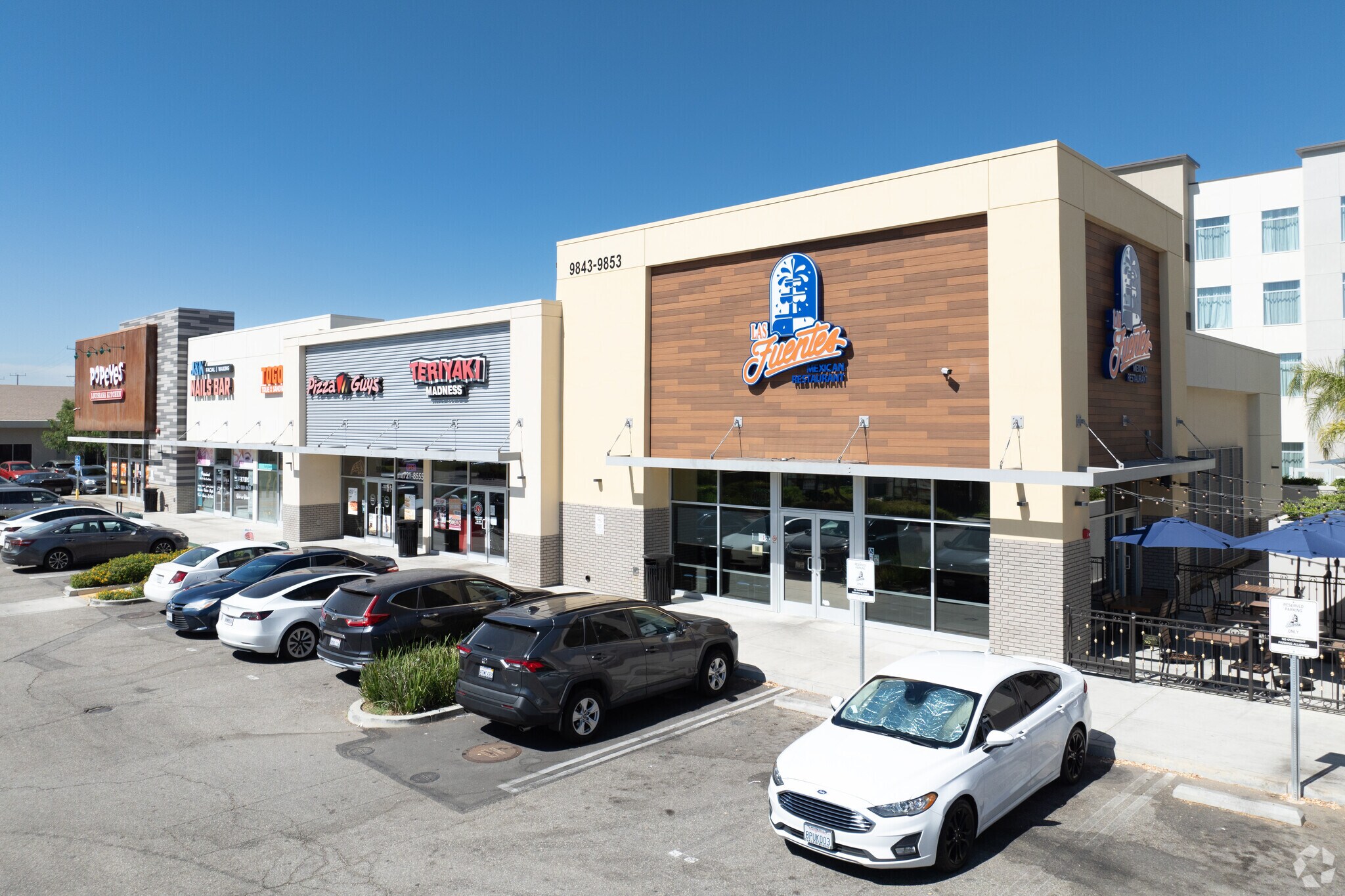 9843-9853 Mason Ave, Chatsworth, CA for sale Primary Photo- Image 1 of 4