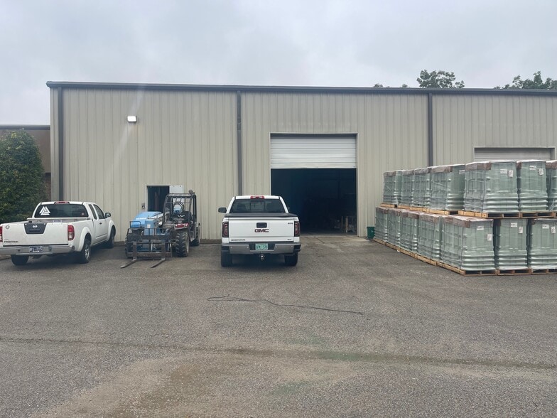 71 Fairway Blvd, Jackson, TN for lease - Building Photo - Image 3 of 6