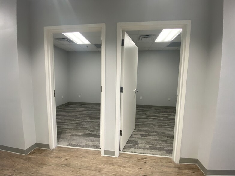 1890 N Stonebridge Dr, McKinney, TX for sale - Building Photo - Image 2 of 37