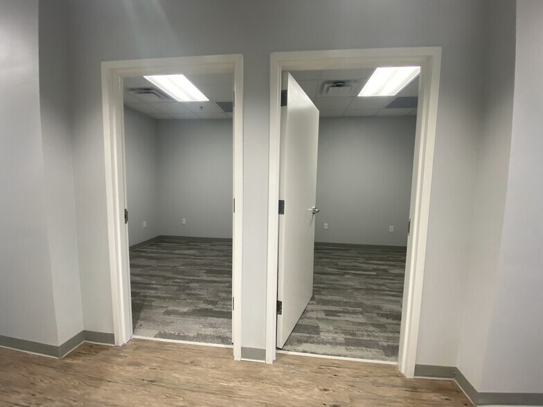 1890 N Stonebridge Dr, McKinney, TX à vendre - Photo du bâtiment - Image 2 de 37