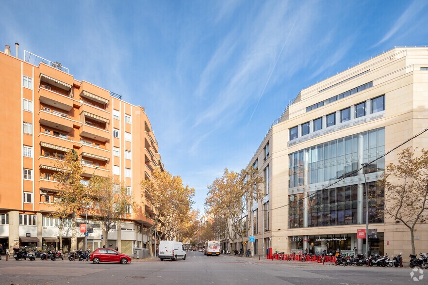 Carrer de Berlín, 38-48, Barcelone, Barcelona à louer - Photo du bâtiment - Image 3 de 10