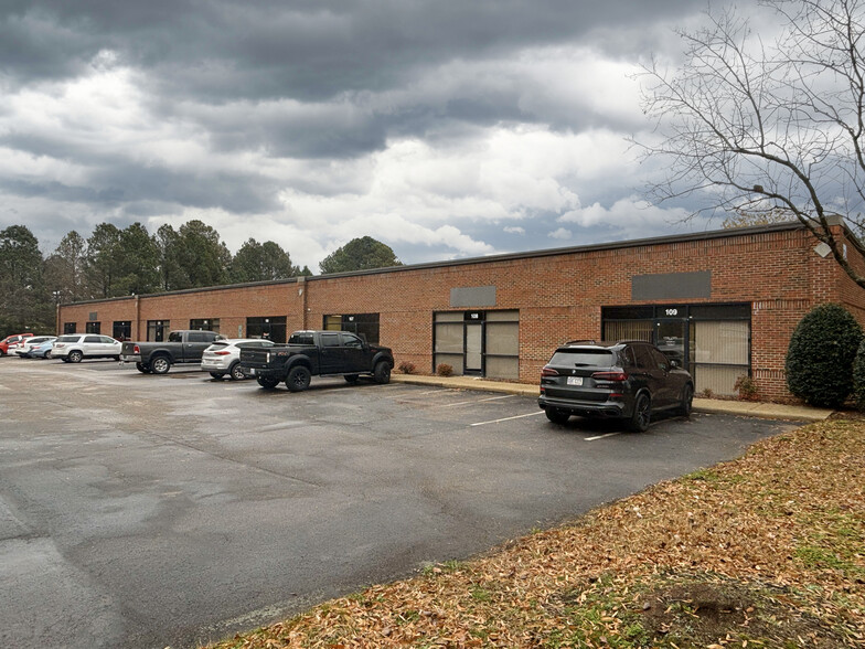 7424 ACC Blvd, Raleigh, NC for lease - Building Photo - Image 1 of 5