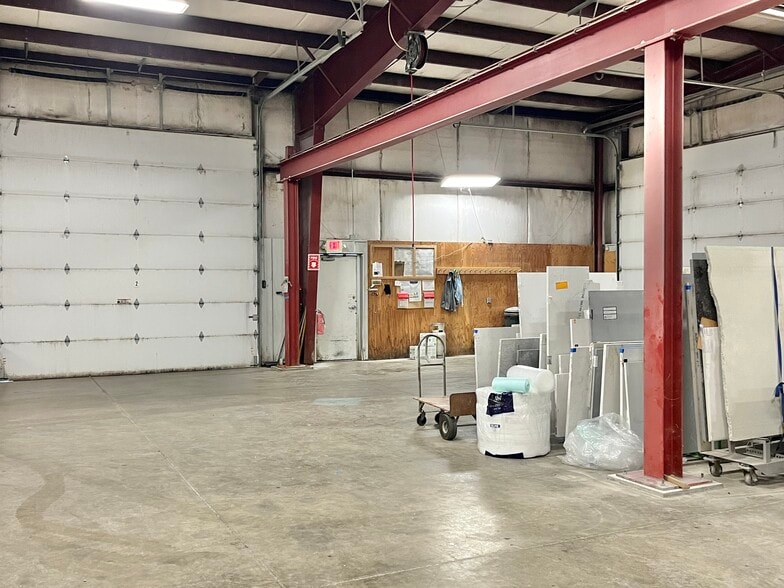 3691 E 100 S, Pierceton, IN for sale - Interior Photo - Image 3 of 22