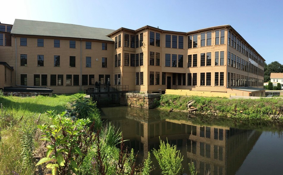 146 Mendon St, Uxbridge, MA à vendre - Photo du bâtiment - Image 2 de 26