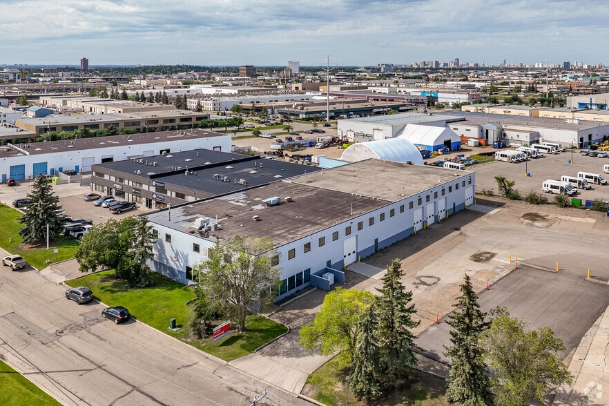 9550 45th Ave NW, Edmonton, AB à vendre - Aérien - Image 2 de 11