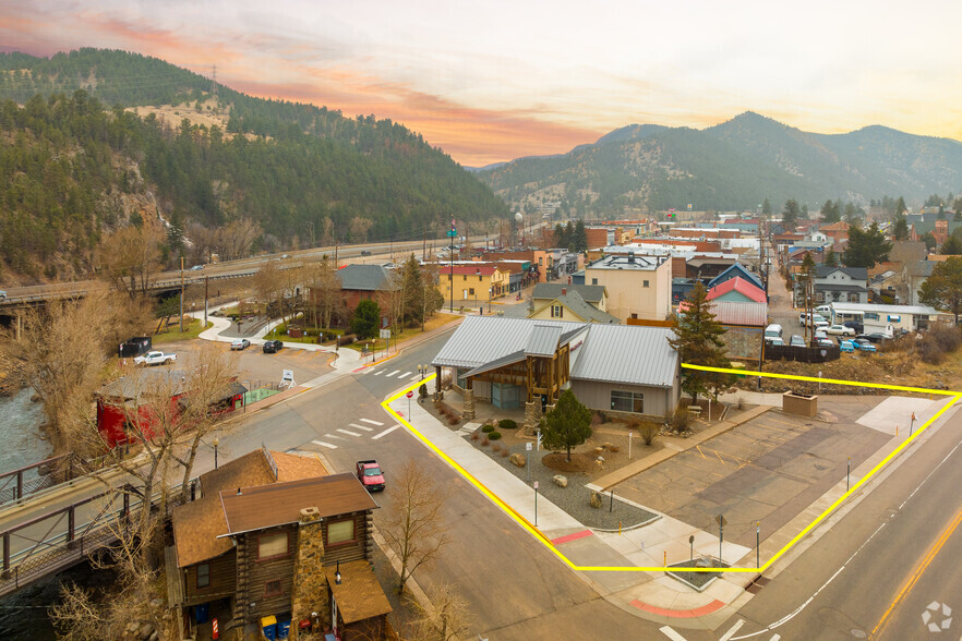 1744 Miner St, Idaho Springs, CO à vendre - Photo du bâtiment - Image 1 de 1