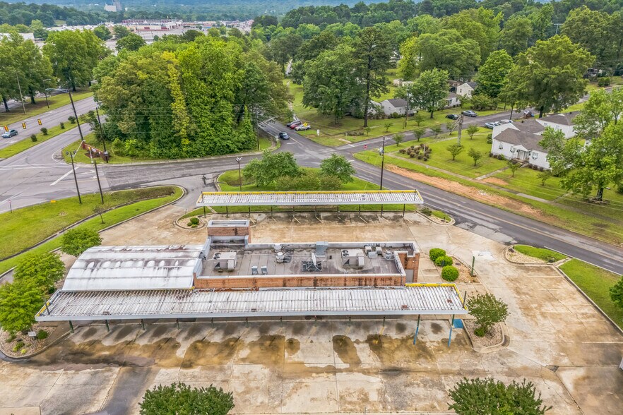 6625 Aaron Aronov Blvd, Fairfield, AL à vendre - Photo du bâtiment - Image 2 de 45