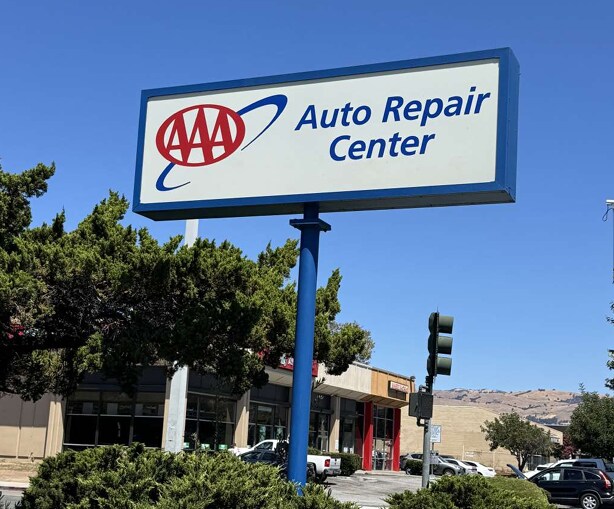 1895 Tully Rd, San Jose, CA à vendre - Photo du bâtiment - Image 3 de 3