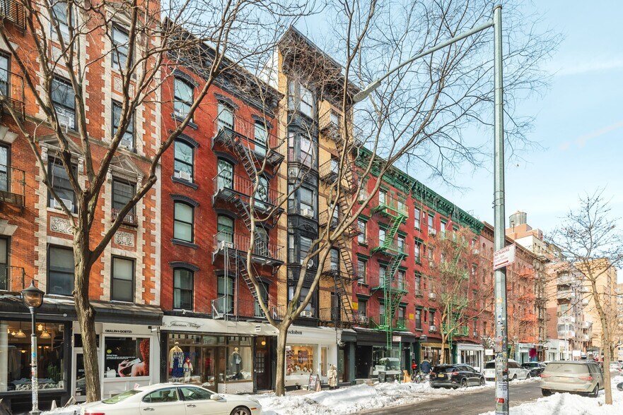 239 Elizabeth St, New York, NY à vendre - Photo du bâtiment - Image 2 de 21