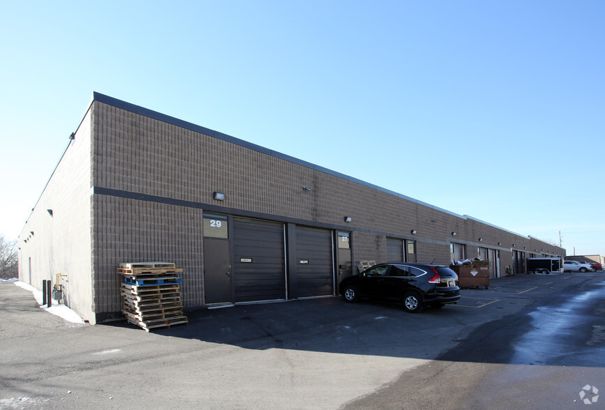 30 Hale Rd, Brampton, ON for lease - Building Photo - Image 2 of 4