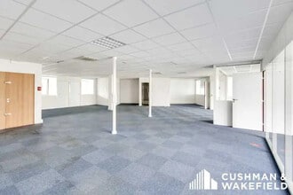 30 Avenue Du Chateau De Jouques, Gémenos à louer Photo intérieure- Image 2 de 11