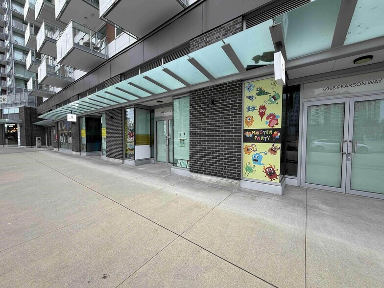 6900-6928 Pearson Way, Richmond, BC à vendre - Photo du bâtiment - Image 2 de 2