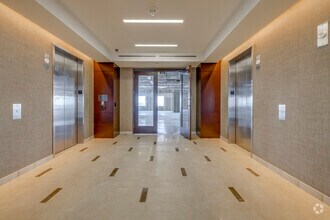 202 S Cheyenne Ave, Tulsa, OK for lease Interior Photo- Image 1 of 3