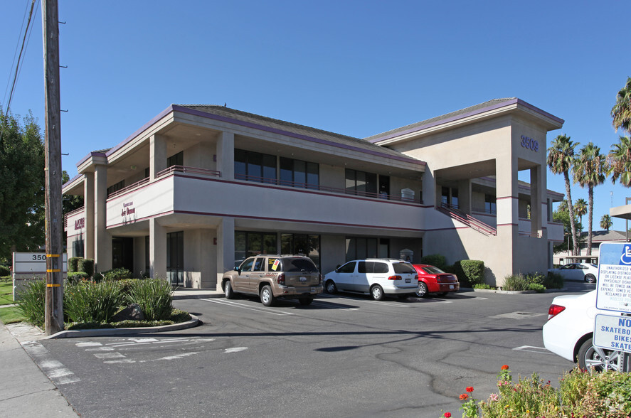 3509 Coffee Rd, Modesto, CA for lease - Primary Photo - Image 1 of 9