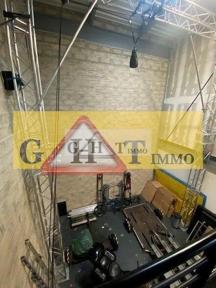 Industrial in Bussy-Saint-Martin for sale - Building Photo - Image 1 of 7