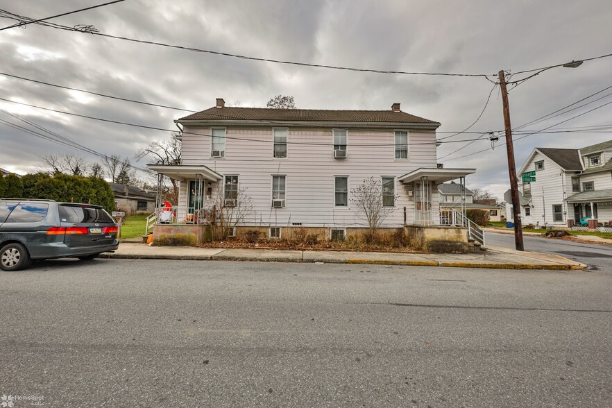 102 S 3rd St, Emmaus, PA à vendre - Photo principale - Image 1 de 1