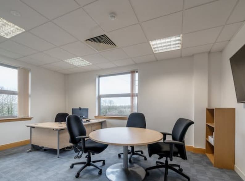 Gazelle Close, Wokingham for lease - Interior Photo - Image 2 of 6