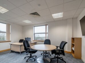 Gazelle Close, Wokingham for sale Interior Photo- Image 1 of 5