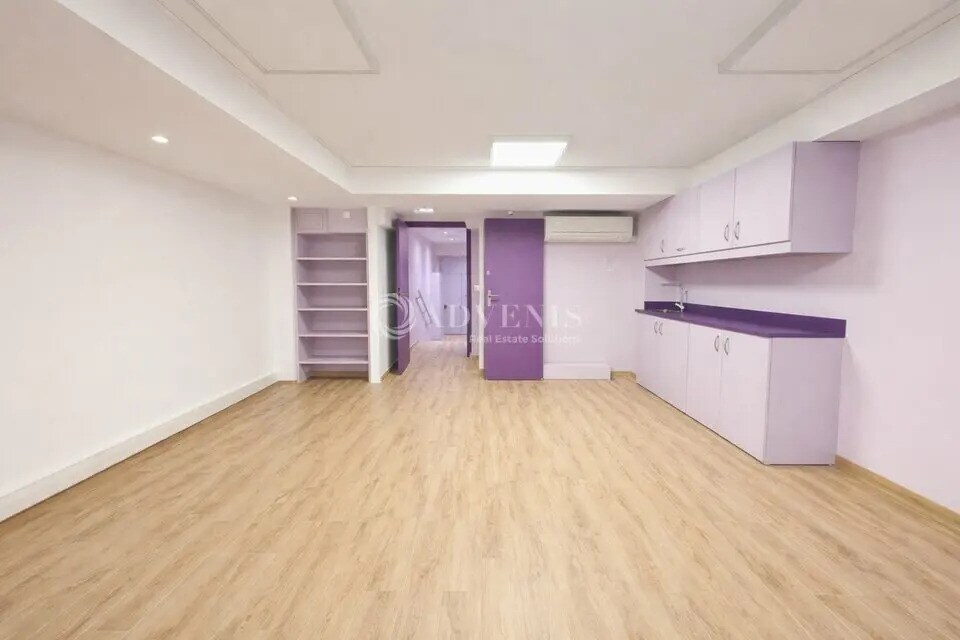 Immeuble residentiel dans Paris à vendre Photo intérieure- Image 1 de 8