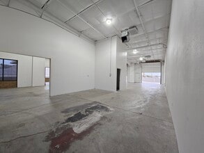 2921 Friendly Pl, Bullhead City, AZ for lease Interior Photo- Image 2 of 13
