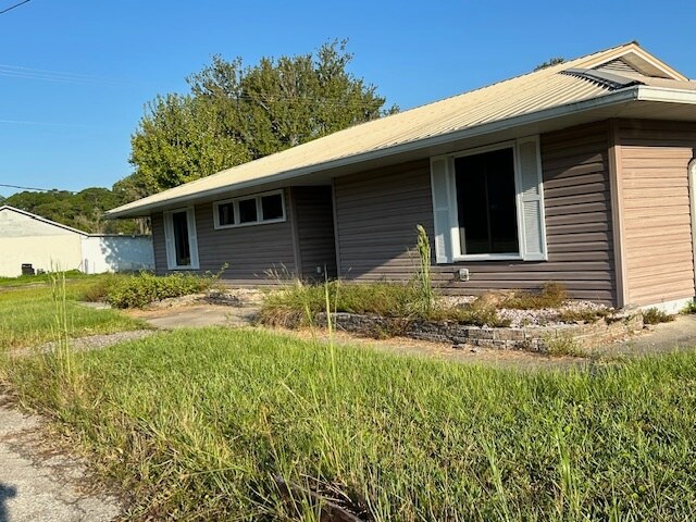 24133 W SR-40, Astor, FL à louer - Photo du bâtiment - Image 1 de 11