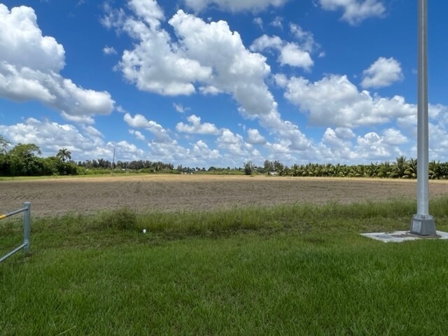 NWC SW 280 ST & Krome ave, Homestead, FL à vendre - Photo du b timent - Image 3 de 8