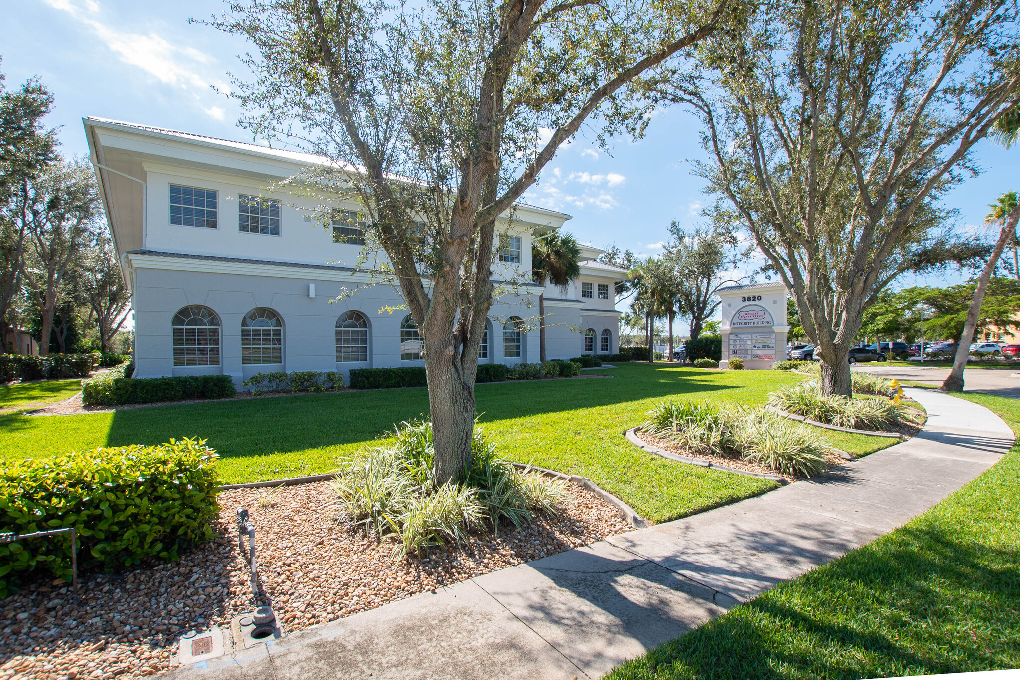 3820 Colonial Blvd, Fort Myers, FL for lease Building Photo- Image 1 of 31