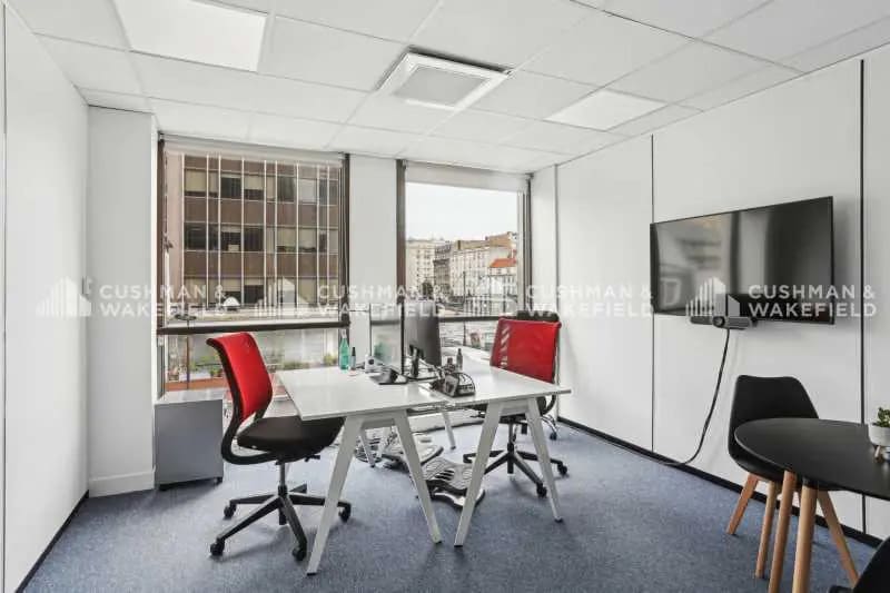 Office in Neuilly-sur-Seine for lease - Interior Photo - Image 3 of 13