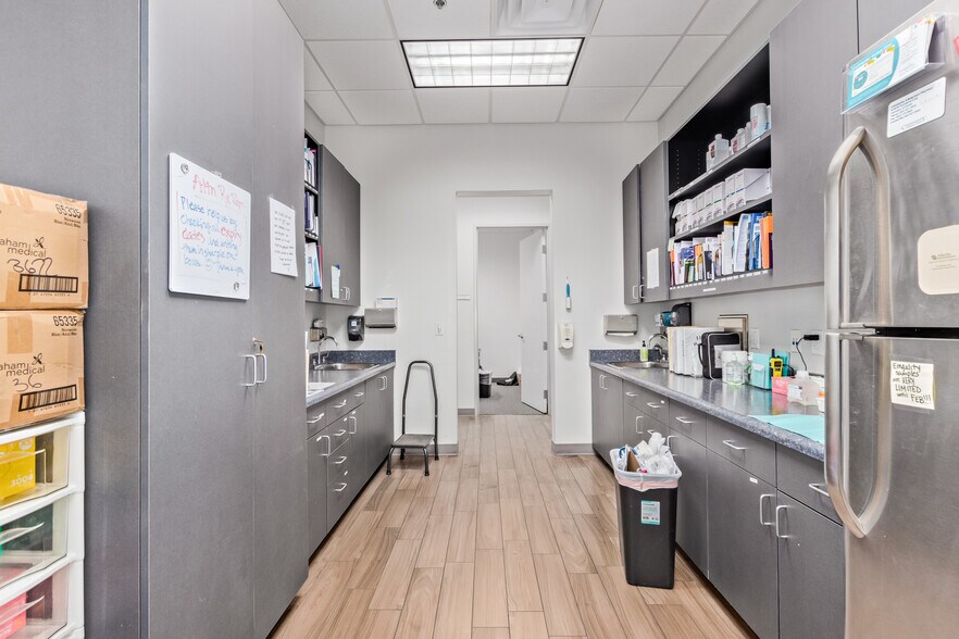 1452 N Higley Rd, Gilbert, AZ à vendre - Photo du bâtiment - Image 3 de 26