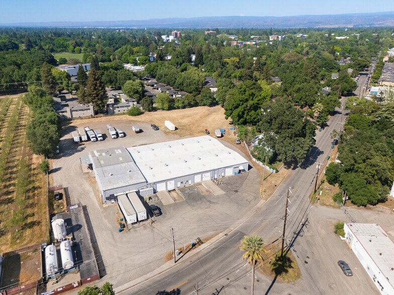 1600 W 5th St, Chico, CA à louer - Photo du bâtiment - Image 2 de 10