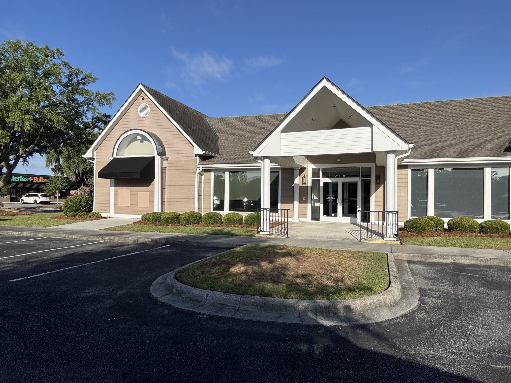 7150 Hodgson Memorial Dr, Savannah, GA for lease Primary Photo- Image 1 of 10