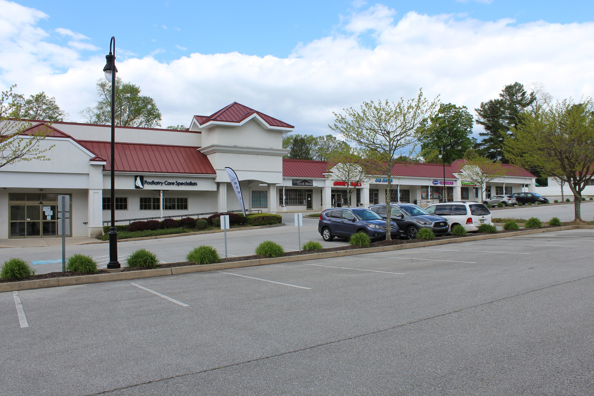 704 W Nields St, West Chester, PA for lease Primary Photo- Image 1 of 14