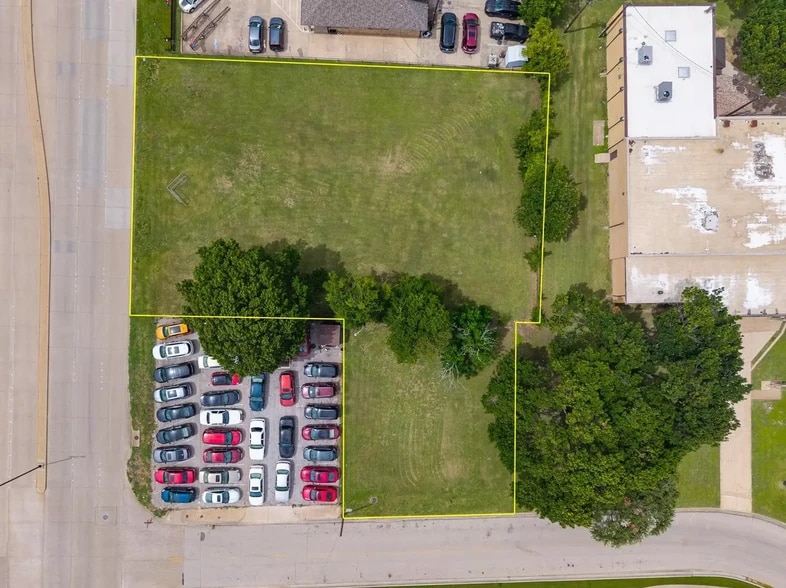 212 N 1st St, Garland, TX à vendre - Aérien - Image 3 de 16